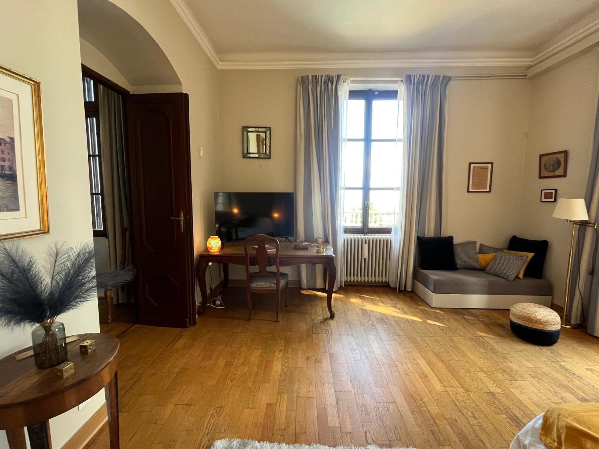 Rdc Maison De Maitre Pour 6 Personnes Avec Piscine Et Jacuzzi Appartamento *