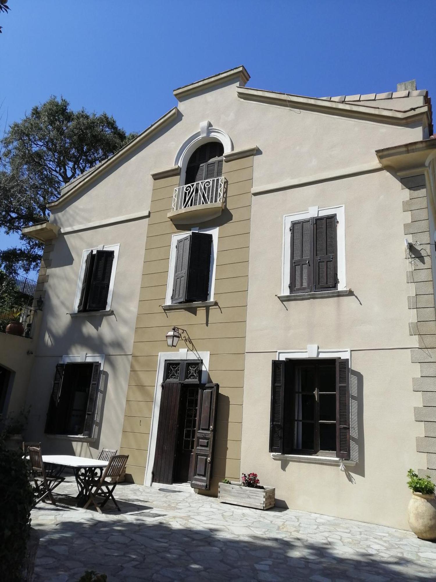 Rdc Maison De Maitre Pour 6 Personnes Avec Piscine Et Jacuzzi * Bastia (Corsica)