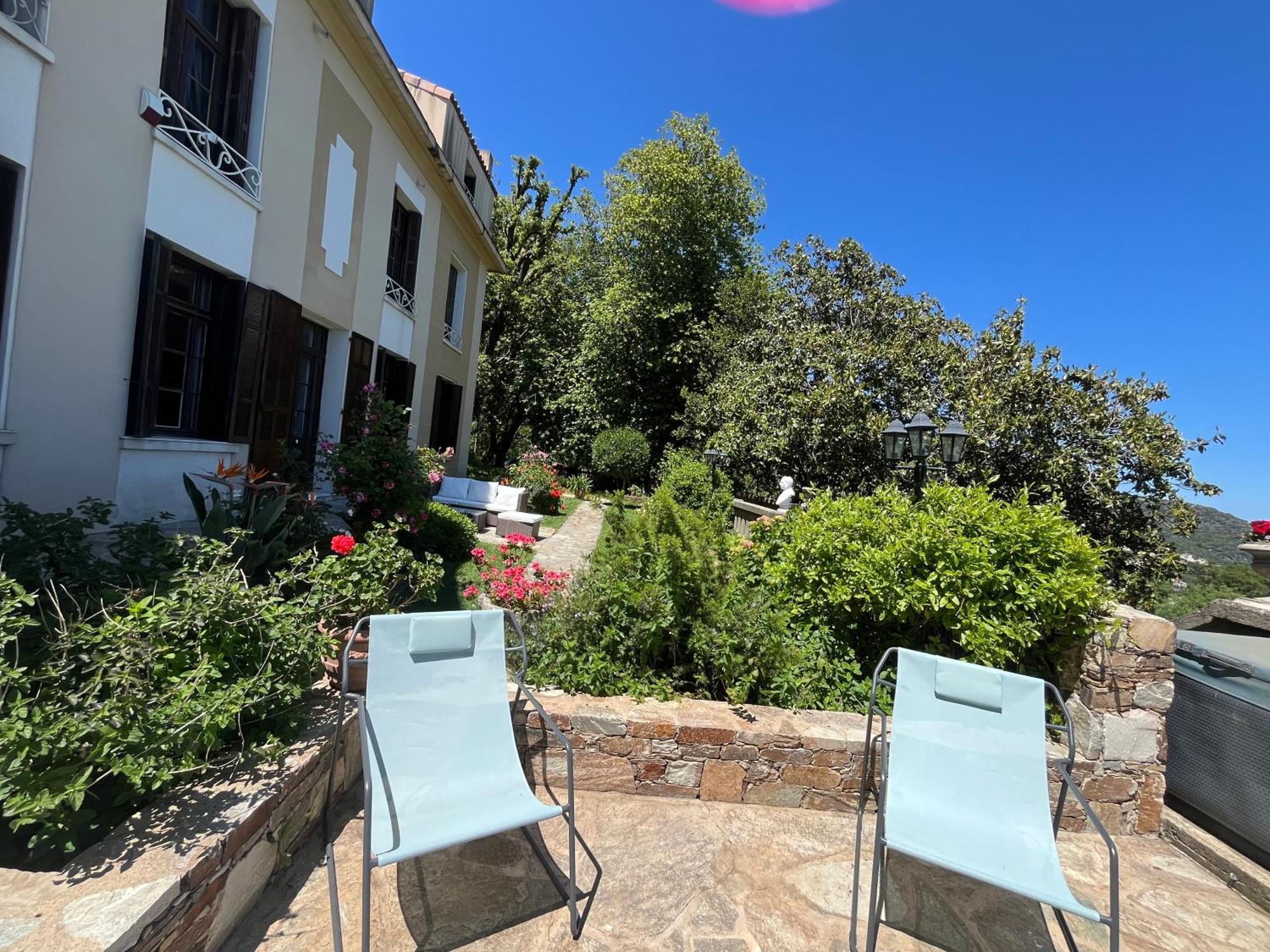 Rdc Maison De Maitre Pour 6 Personnes Avec Piscine Et Jacuzzi Appartement *